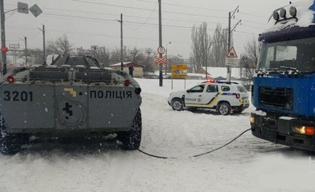 Военную технику вывели на улицы Киева, фото: что происходит в столице