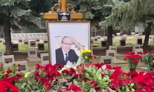 Дочка Кернеса приїхала до Харкова на панахиду по батькові, фото: "була разом з матір'ю"