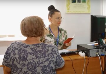 Денежная помощь для пенсионеров в Запорожье