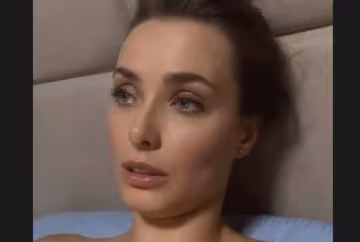 Втомлена і самотня Мішина в ліжку "відшмагала" кривдників зірок: "Зле кодло!"