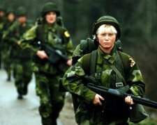 Швеция возобновляет призыв в армию женщин