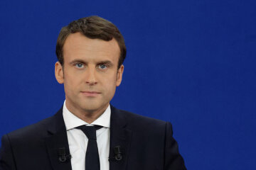 Presidential Candidate Emmanuel Macron Hosts A Meeting At Parc Des Expositions In Paris