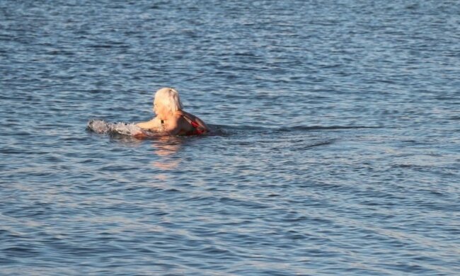 "У зятя кредит, а она на моря": 60-летнюю женщину затравили  за желание пожить для себя