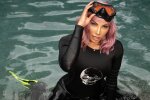 Фітнес-модель Ніколь Амато вразила пружністю сідниць в зухвалій позі на дивані: "Яблучко"