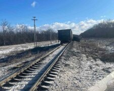 "Почти оторвало кабину": новое ЧП на железной дороге, в полиции просят о помощи