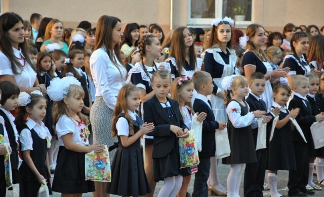 МОН виніс довгоочікуваний вердикт по шкільних лінійках: "Пропонуємо 1 вересня...."