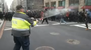 Інавгурація Трампа: поліція заарештувала сотню протестувальників (фото)
