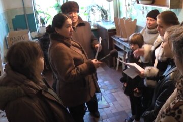 Оккупанты Крыма массово выселяют людей целыми семьями: "Выдали квартиры в 2015 году"