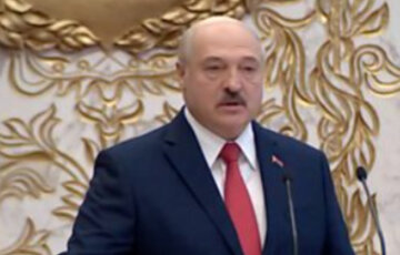 "Бойся, Лукашенко!": в Беларуси массово клеят объявления с требованием сдать оружие и боеприпасы