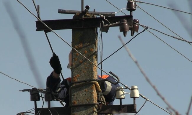 Графіки відключення світла у Рівненській області на 27 березня