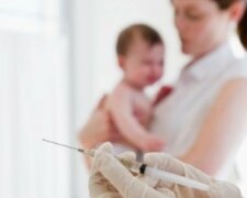 Украинские дети гибнут после прививок: названа страшная цифра