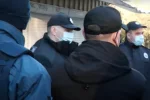 Избили студентку и запшикали газом мужчину: серия нападений произошла на улицах Одессы