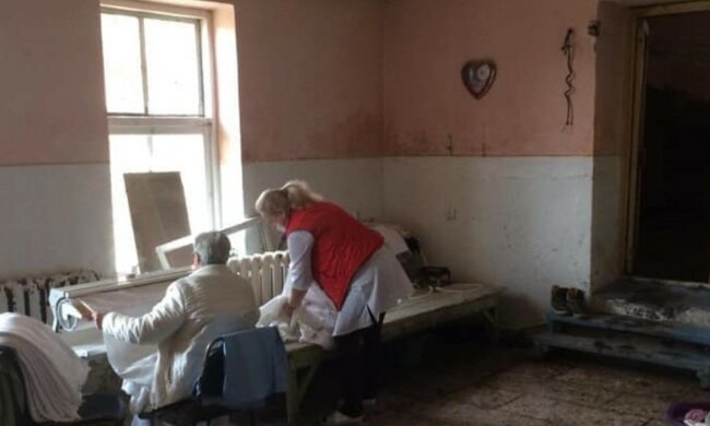 "Зруйновані стіни і підлога": як рятуватимуть від коронавіруса "не особливих" українців, фото