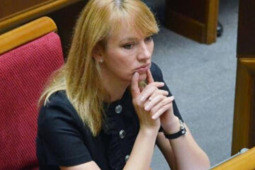 "Вы или трусы оденьте, или крестик снимите": слуга народа поразила нарядом за сумасшедшие деньги