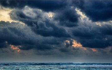 облака море шторм океан
