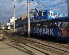Одесити виявилися заблоковані в трамваї: кадри НП