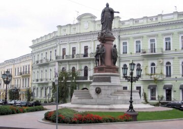 Петиція із заміни пам'ятника Катерині II в Одесі набрала потрібну кількість підписів: на її місці може опинитися американський актор