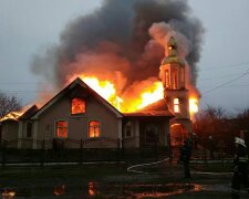 Пожар в храме на Харьковщине: в дело вмешалась полиция