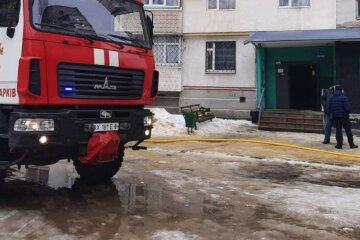 Прогримів вибух і повалив чорний дим: НП сталася в харківській багатоповерхівці