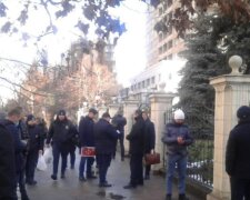 В Одессе пригрозили "подорвать" суд, ведется срочная эвакуация людей: отложили громкие дела