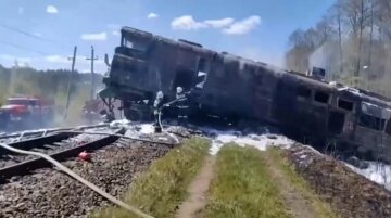 Поезд в россии сошел с рельсов после взрыва, подробности катастрофы: "Породит невероятный хаос"