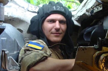В Киеве остановилось сердце прославленного героя АТО, фото: "Жил одной жизнью с армией"