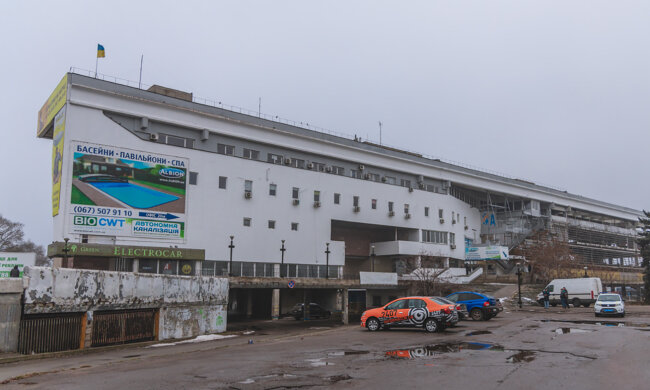 ЧП на Речном вокзале в Днепре, слетелись медики и копы: кадры происходящего