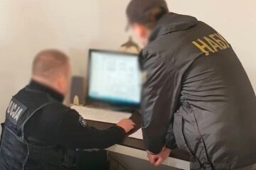 Закупка вооружения для ВСУ по завышенным ценам: обыски провели сразу в двух странах