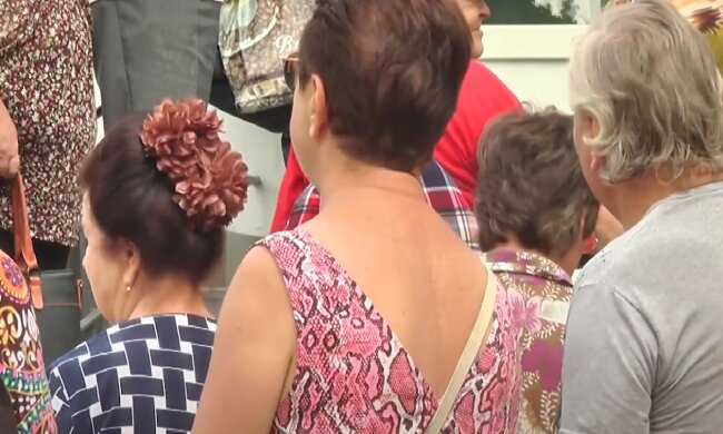 Гуманітарна допомога для пенсіонерів та ВПО у Хмельницькому