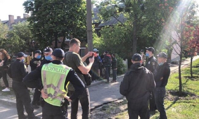 На Одесчине копы повалили на пол и избили ветерана АТО: "Пришел за женой"