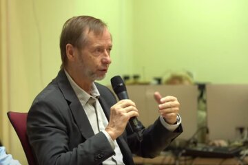 Александр Кочетков рассказал, что сейчас происходит с политическим процессом в Украине