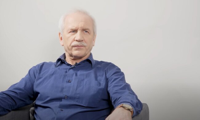 Валерій Карбалевич пояснив, навіщо Лукашенку мілітаристські ігри на кордоні