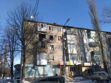 В Авдіївці ось-ось завалиться заселена багатоповерхівка (фото)