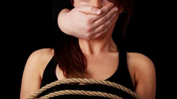 Вони вже дзвонять у двері: загадкове зникнення красуні, яку побив син олігарха, насправді виявилося набагато страшнішим