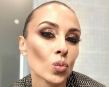 Фігуриста екс-Nikita задерла ногу вище голови і вразила ідеальними вигинами: "Справжня кішечка"