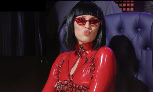 Неугомонная MARUV поразила кардинальным преображением, став ретро-дивой: "Очень сочные..."