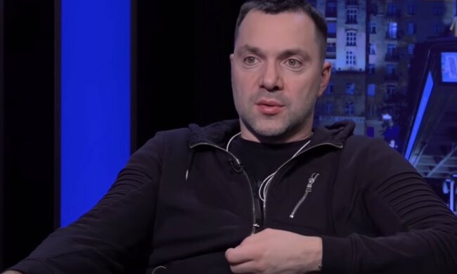 "Зеленському кінець": Арестович розповів про наслідки відставки Гончарука