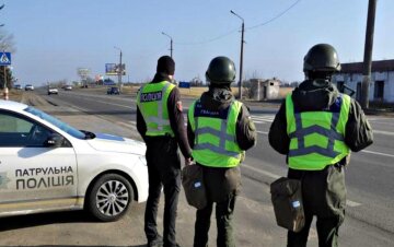 Массовые проверки на Одесчине: забирают авто и задерживают, кадры происходящего