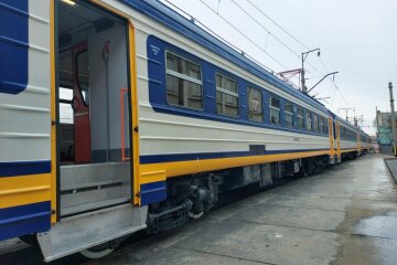 Железная дорога, поезд, УЗ, Укрзалізниця