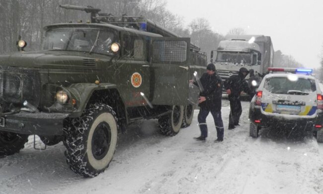 У Дніпрі оголосили надзвичайний рівень небезпеки, перекривають вулиці: в чому причина