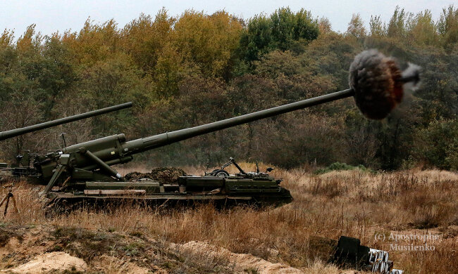 Украинские артиллеристы провели эффектные учения (фото)