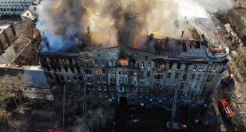 "Кричали, але нас не чули": дивом вижила студентка на відео розповіла про пожежу в Одесі