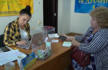 Безкоштовні продукти для пенсіонерів та ВПО у Харківській області