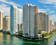 World___USA_High-rise_buildings_in_Miami_085940_