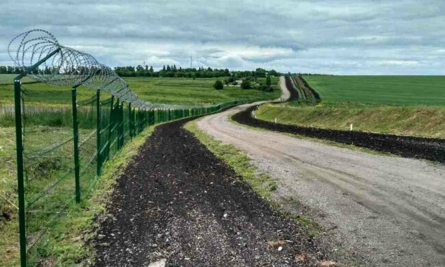 Стена Яценюка