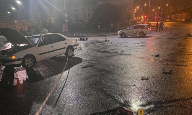 у Києві водій збив двох мотоциклістів