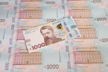 Нову купюру в 1000 гривень рознесли яскравими фотожабами: українці в ауті, подробиці