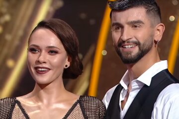 Партнер Саніної по "Танцях з зірками" роздягнув і заласкав дружину у всіх на очах: "До ранку не будемо спати"