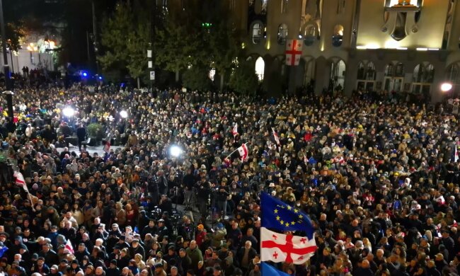 Євромайдан у Грузії: барикади, розгін мітингувальників та арешти у центрі Тбілісі