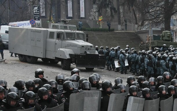 Совпадение?: Нацгвардия экстренно ремонтирует водометы